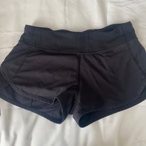 ivivvia (lululemon) shorts